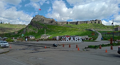 Kars güneşli güzel havaya hasret kaldı