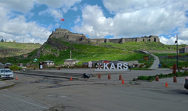 Kars güneşli güzel havaya hasret kaldı