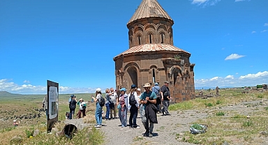 1001 Kilise Şehri Ani ziyaretçi akınına uğruyor