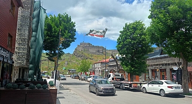 Kars’ta yaz ortasında sonbahar havası yaşanıyor