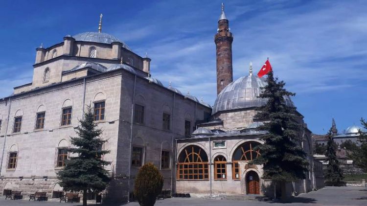 Arpaçay’da korona virüs ile mücadele eden sağlıkçılara ulaşım desteği