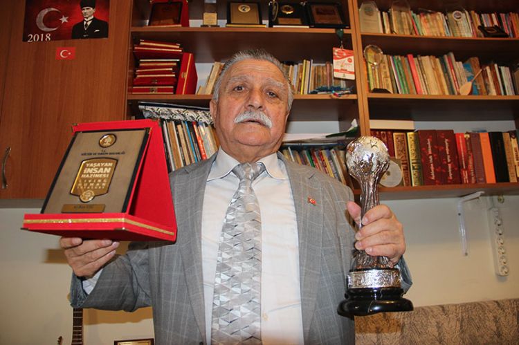 10 yıl gecikmeyle gelen ödülü Cumhurbaşkanı Erdoğan’dan aldı