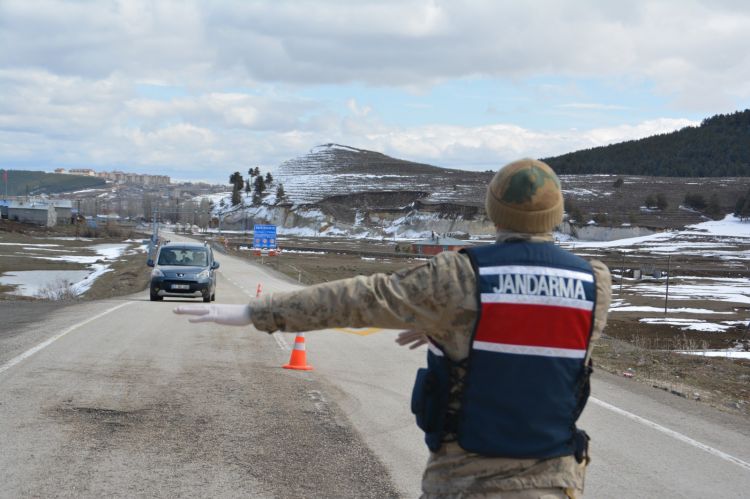 Sarıkamış’ta jandarmadan korona virüs tedbirleri