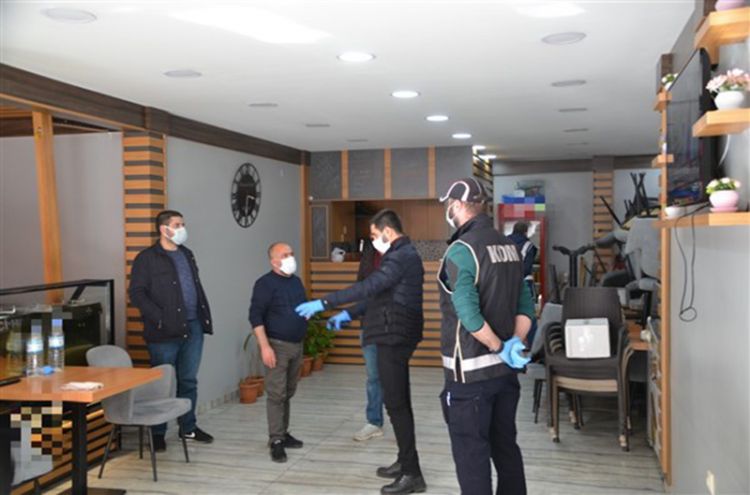 Kars polisi, Koronavirüs denetimlerini aralıksız sürdürüyor