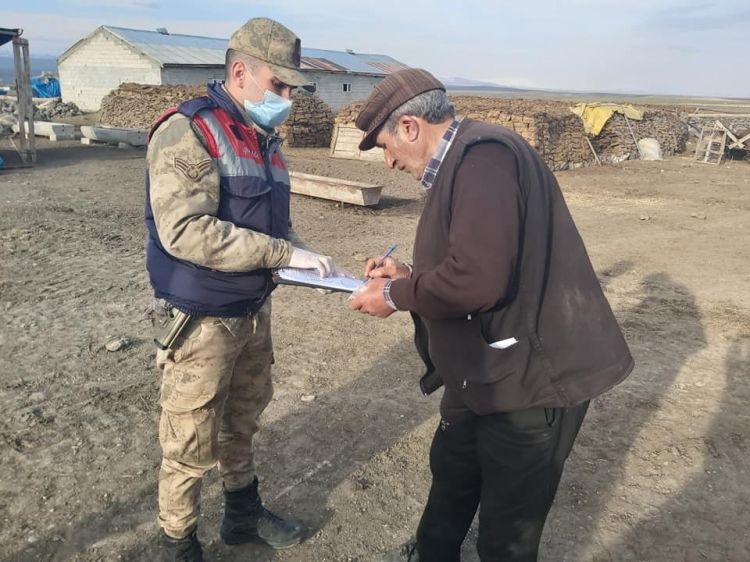 Arpaçay’da 65 yaş üstü vatandaşların ihtiyaçları karşılanıyor