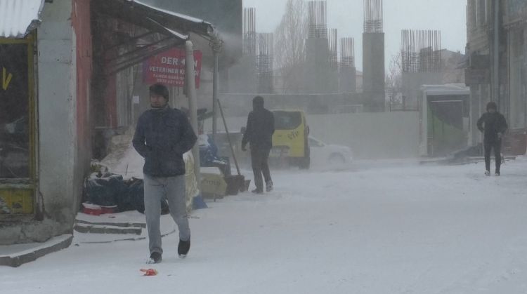 Kış Kars'a geri geldi