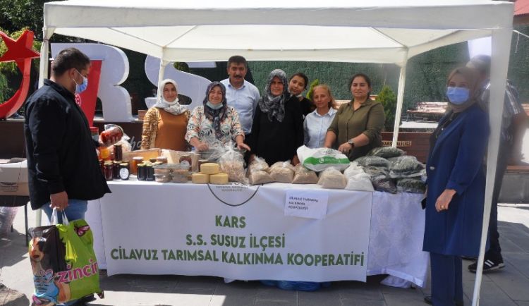 Girişimci kadınlar yöresel ürünlerini sergiledi